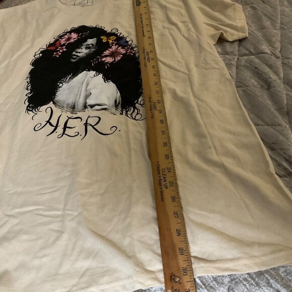 H.E.R. Graphic T-Shirt Large Beige Cotton license graphic unisex top shortsleeve - Picture 5 of 7